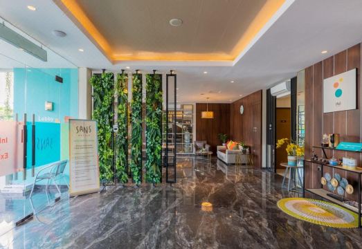 레드도어즈 니어 수라바야 주 이미지