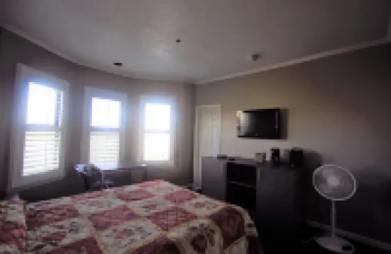 阿爾法套房酒店