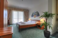 Hotel Rosina Hotels in Makarska