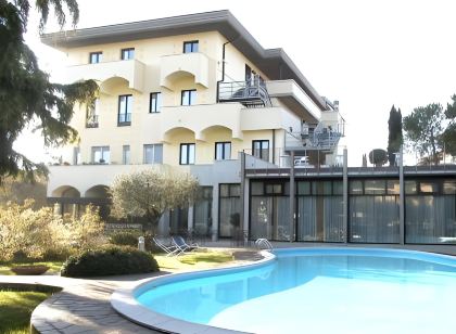 Piccola Vela Hotel