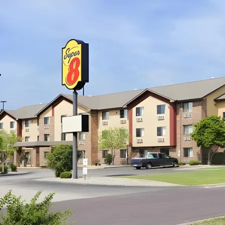 Super 8 by Wyndham Peoria