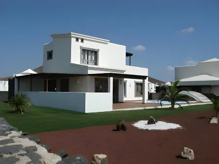 Villas Coral Deluxe Отели рядом с достопримечательностью «Playa Blanca Lanzarote»