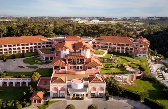 鵬哈龍格度假村