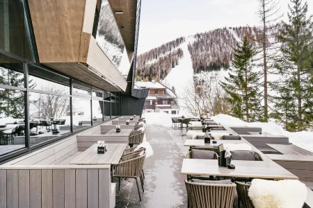 TRIFORET Alpin.Resort Отели в г. Хинтерштодер