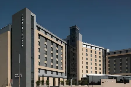 Clayton Hotel, Leeds