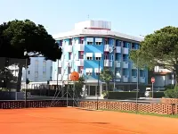 Hotel All'Orologio 3 Stelle Superior فنادق في كاورلي