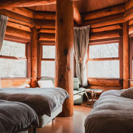 Hakuba Pension & Log Hotel Meteor