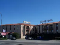Contact Hôtel des États-Unis - balcony