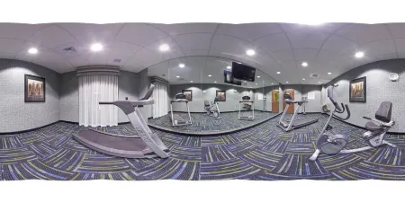 Holiday Inn Express & Suites Salem