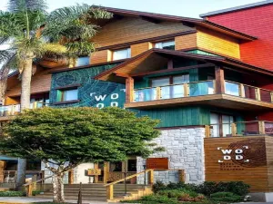 Wood Hotel