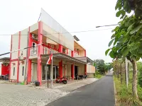 Ariska Room Near Alun Alun Jombang RedPartner Hotels in Peterongan