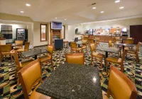 Holiday Inn Express & Suites Burlington Hôtels à : Burlington