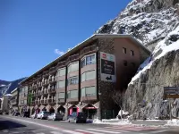 Andorra4Days Canillo Hotel di Meritxell