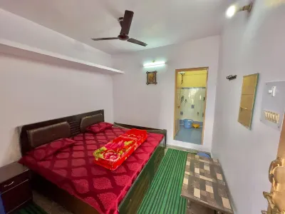 Ram Gopal Guest House Hotels near Dhari Devi Temple