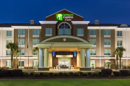 Holiday Inn Express & Suites Florence I-95 @ Hwy 327 Отели в г. Флоренс