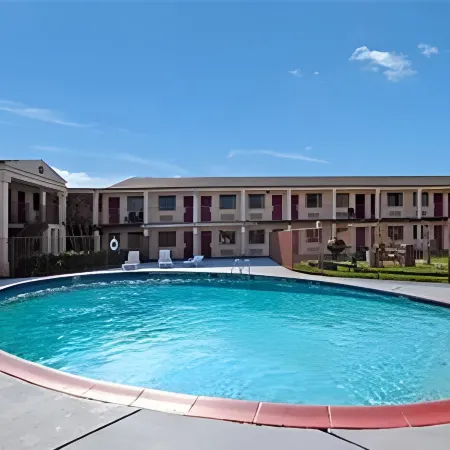 Monsoon Inn