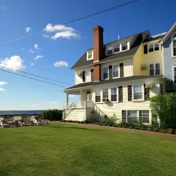 The Beach House Inn