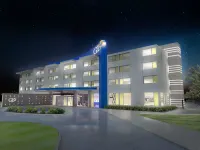 GLō Best Western Bronx NYC Các khách sạn gần The Big C Rock