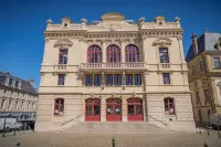 Hôtel le Terminus et Son Restaurant Côte à Côte - Chambres rénovées 오툉 호텔