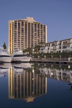 Hyatt Regency Mission Bay Spa and Marina Отели рядом с достопримечательностью «Пеканга Арена»
