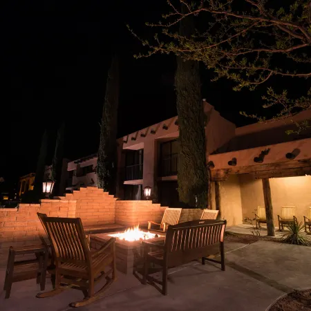 Courtyard Page at Lake Powell