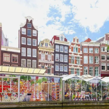Hotel & Bar Royal Taste Amsterdam Отели рядом с достопримечательностью «Выставка «Тайны тела. Вселенная внутри»»