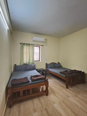 Jerry's Holiday Home Hotels in Бамболим