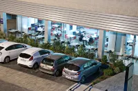 Ibis Lleida - ที่มีที่จอดรถ