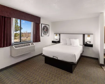 サイロ ホテル デンバー エアポート ア ラマダ バイ ウィンダム オーロラのホテル