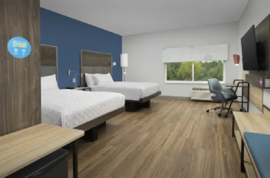 Tru by Hilton Charlotte Airport Lake Pointe Hotels near Revolution Park