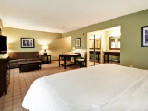 Hampton Inn & Suites Detroit-Canton Hotels in Canton