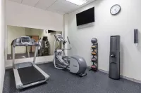 Days Inn by Wyndham Sherman - Gym