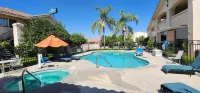 Garden Inn and Suites Fresno - Pools