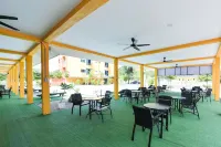 Mersing Pelangi Beach Resort Penyabong 호텔