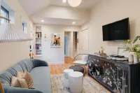 Charming guest house in Denver