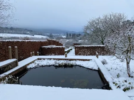 Wonderful rural idyll with glorious views and Yamaha baby grand piano Отели рядом с достопримечательностью «Парк Риверсайд»