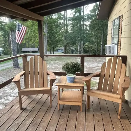 Cozy Cottage Five