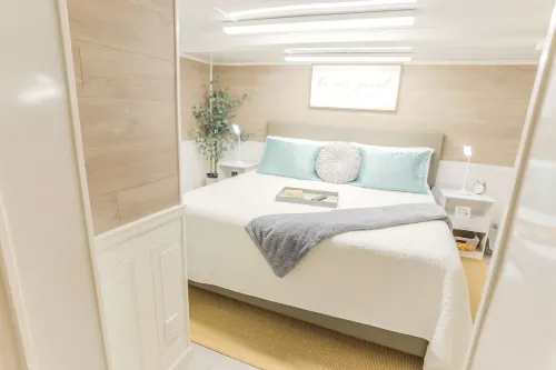 Adorable cottage with king Size bed and a short distance to WW University
