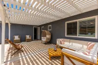 Lucky Moon Retreat | JTree Oasis w/Hot Tub & Pool