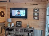 Tiny Home A, just steps from Mt. Rainer Nat. Park w/firepit. Hotels in Ashford