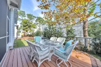 Pet Friendly! Bikes! Inlet Beach! Community Pool! Minutes to the Beach!