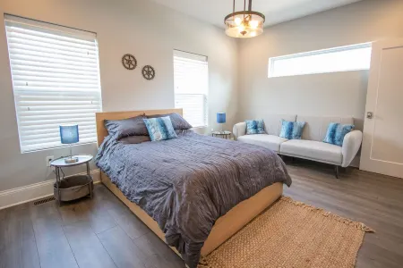 Big Blue: 2-Story Indy Home DwntnBook in the Next 24 Hours and Get 10% Off