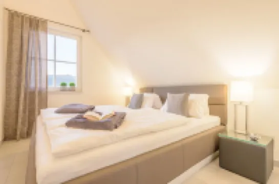 Thatched cottage for 8 people with an outdoor pool, near the beach & forest, sauna