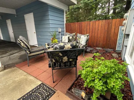 308 Moose Unit -  Kenai Minutes from downtown and two blocks to the Beach! Отели в г. Кенай