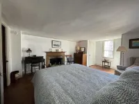 Charming idyllic farmhouse minutes to Great Barrington MA and Salisbury CT