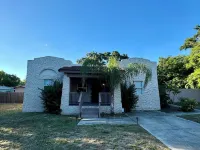Casa Antigua: Historic Villa with POOL & FIRE-PIT Hotels in Cocoa