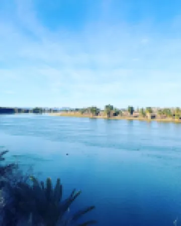 Welcome to the River House! Bright peaceful desert/river home.