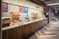Tru by Hilton Farmville - breakfast