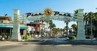 3 Minutes Walk to the Beach, Sunshine Shores Condominiums. Cute, Cozy Condo!