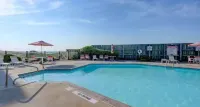 Fun in the Sun on Topsail Island at the Pelican Pad: A cozy oceanfront condo - Beach
